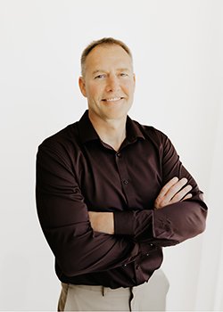 Dr. Eric Shelton
